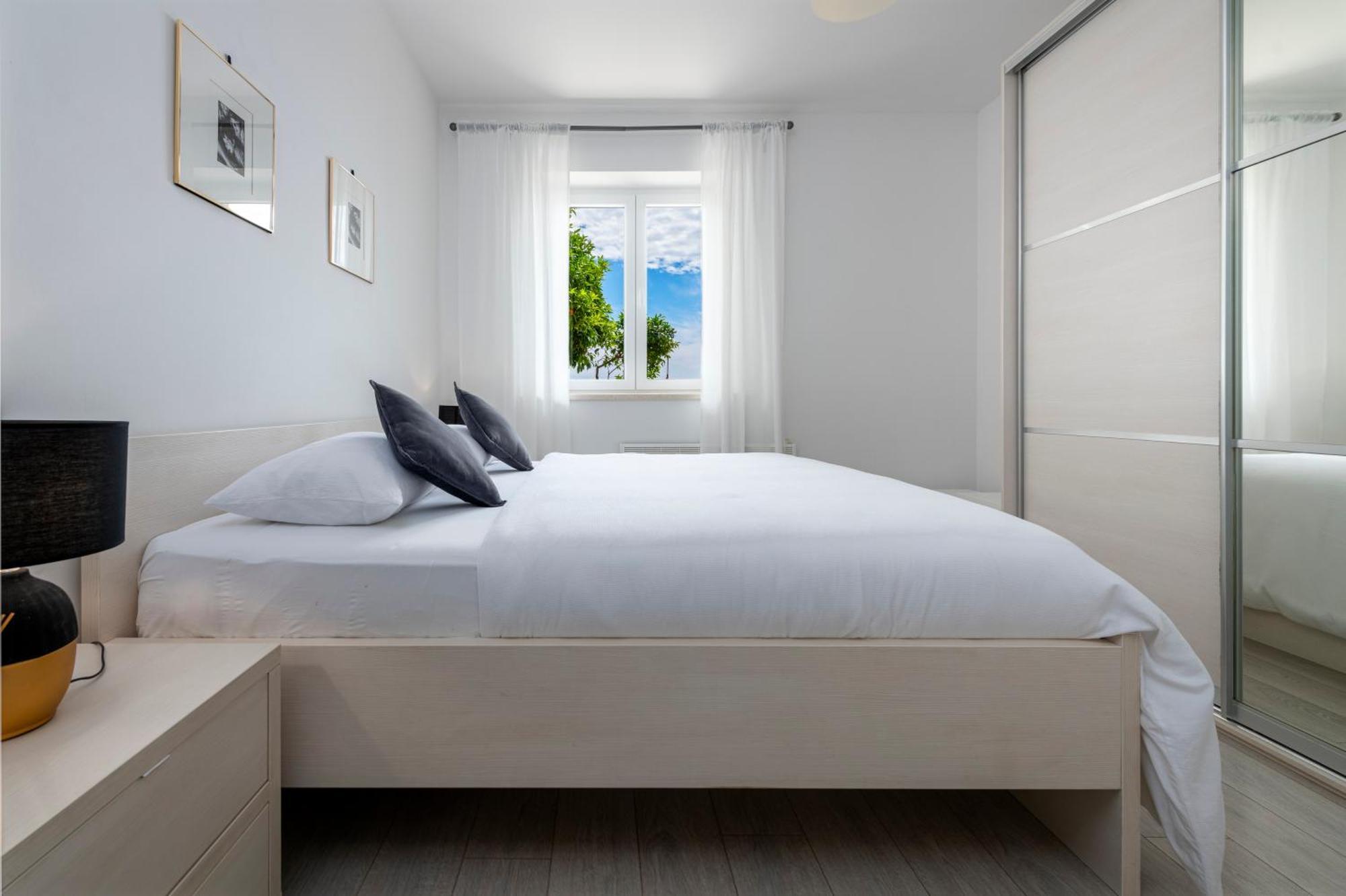 Chill Out - Old Town & Seaview Apartment