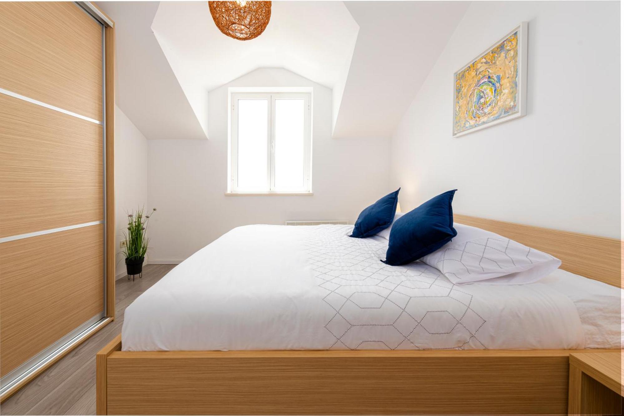 Chill Out - Old Town & Seaview Apartment
