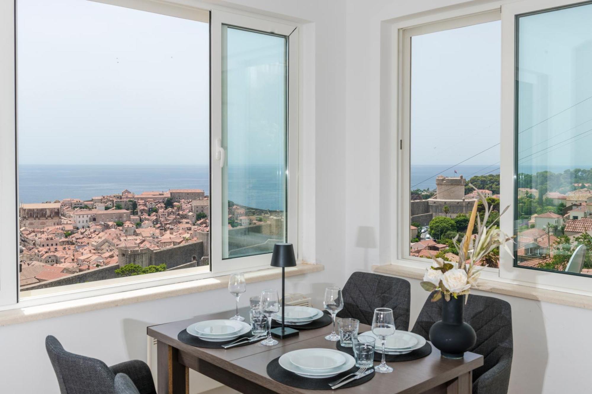 Chill Out - Old Town & Seaview